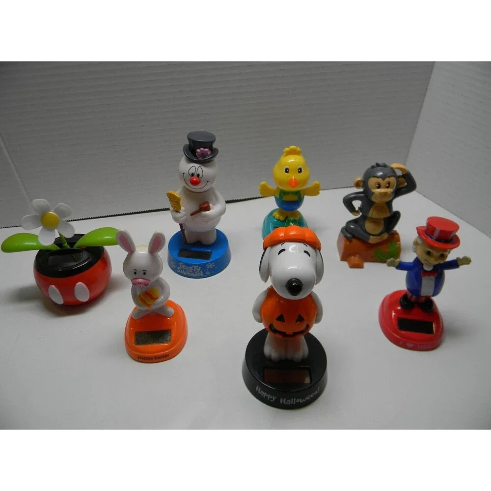 Collection of Solar Bobble Heads Lot of 7 Holidays Snoopy Christmas Easter 4th
